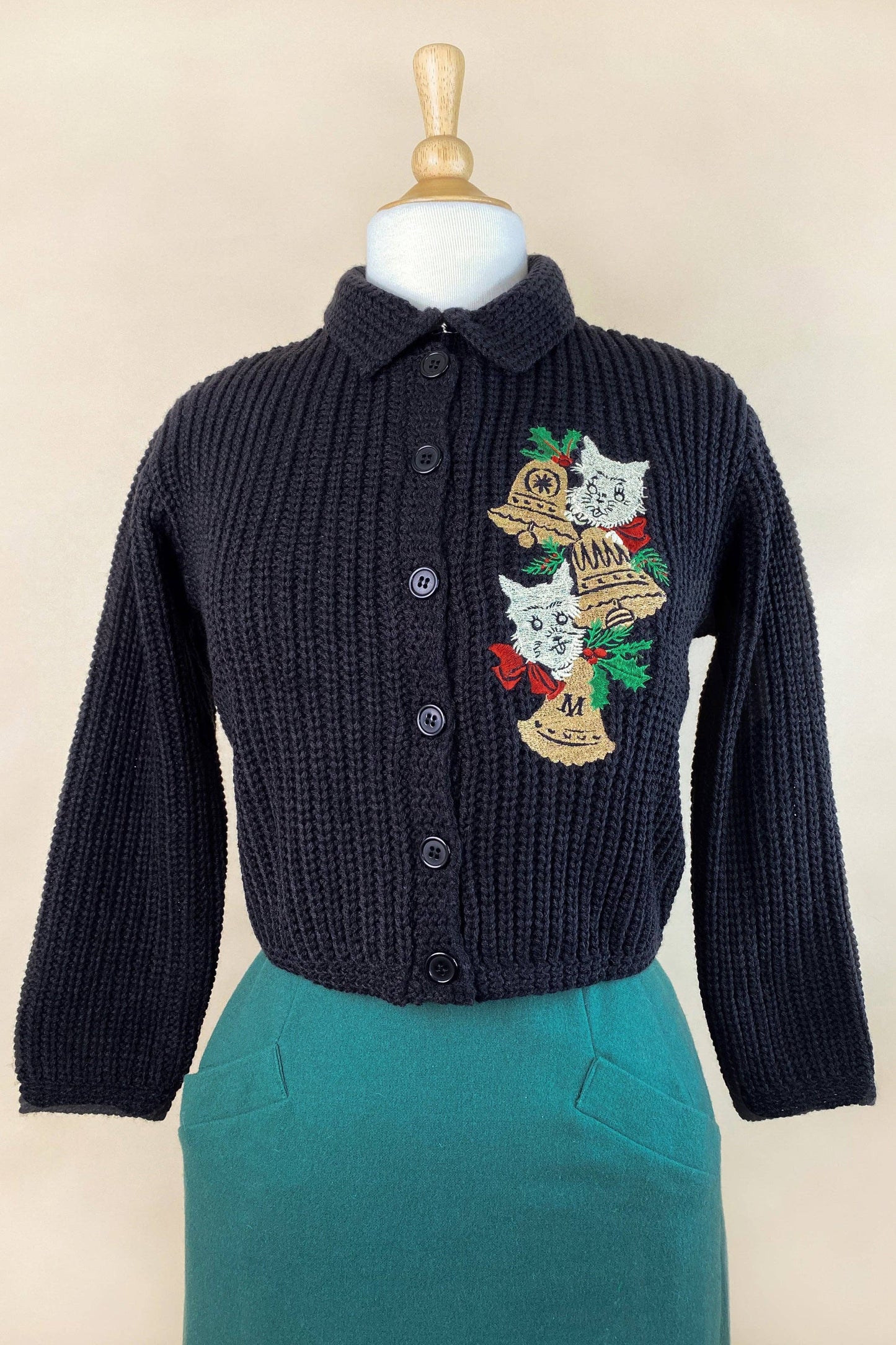 Scotties Xmas Cropped Sweater in Black